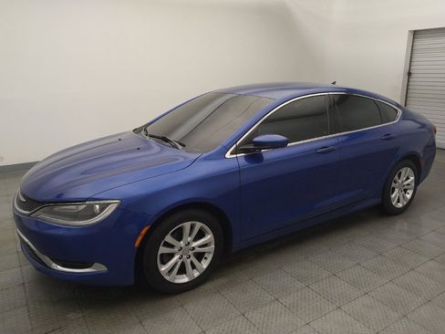 Used 2017 Chrysler 200 Limited Platinum FWD image 2
