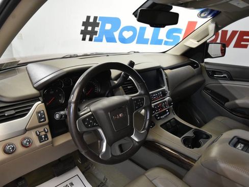 Used 2016 GMC Yukon SLT w/ HD Trailering Package image 12