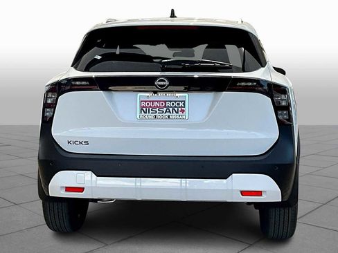 New 2026 Nissan Kicks SV image 4