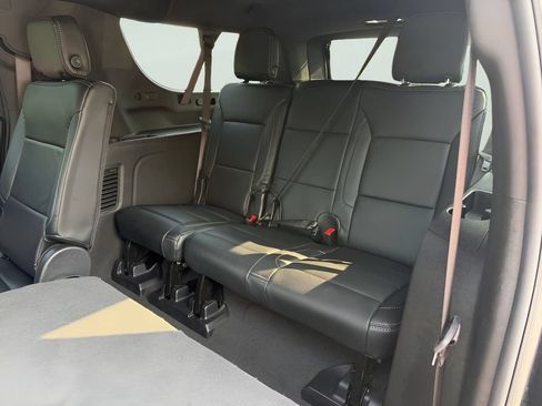 Used 2025 Chevrolet Suburban LS AWD/4WD image 32