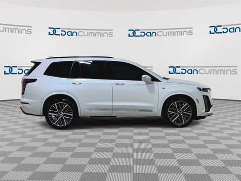 Used 2023 Cadillac XT6 Sport w/ Platinum Package image 2