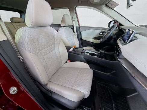 Used 2023 Nissan Rogue SV image 26