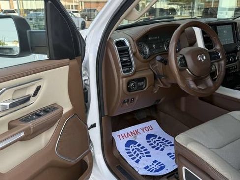 Used 2019 RAM 1500 Laramie AWD/4WD image 12