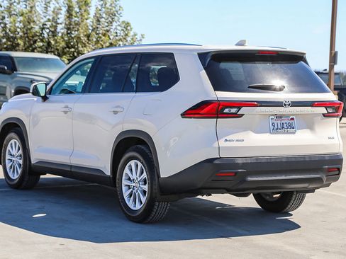 Certified 2024 Toyota Grand Highlander AWD Hybrid image 8