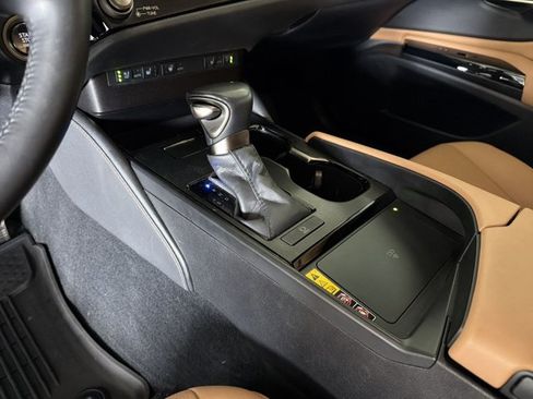 Certified 2025 Lexus ES 350 w/ Premium Package FWD image 21