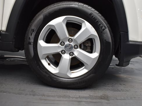 Used 2019 Jeep Compass Latitude image 5