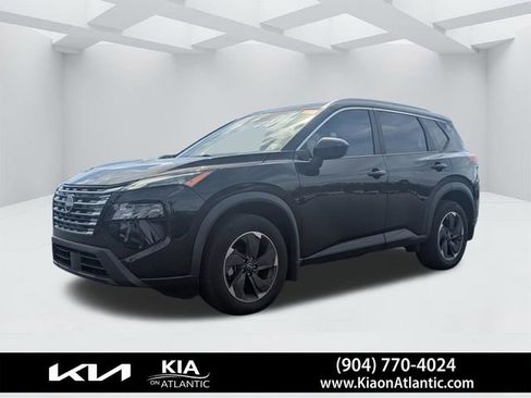 Used 2024 Nissan Rogue SV w/ SV Premium Package image 7