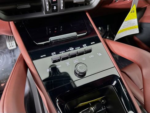 New 2026 Porsche Cayenne GTS image 23