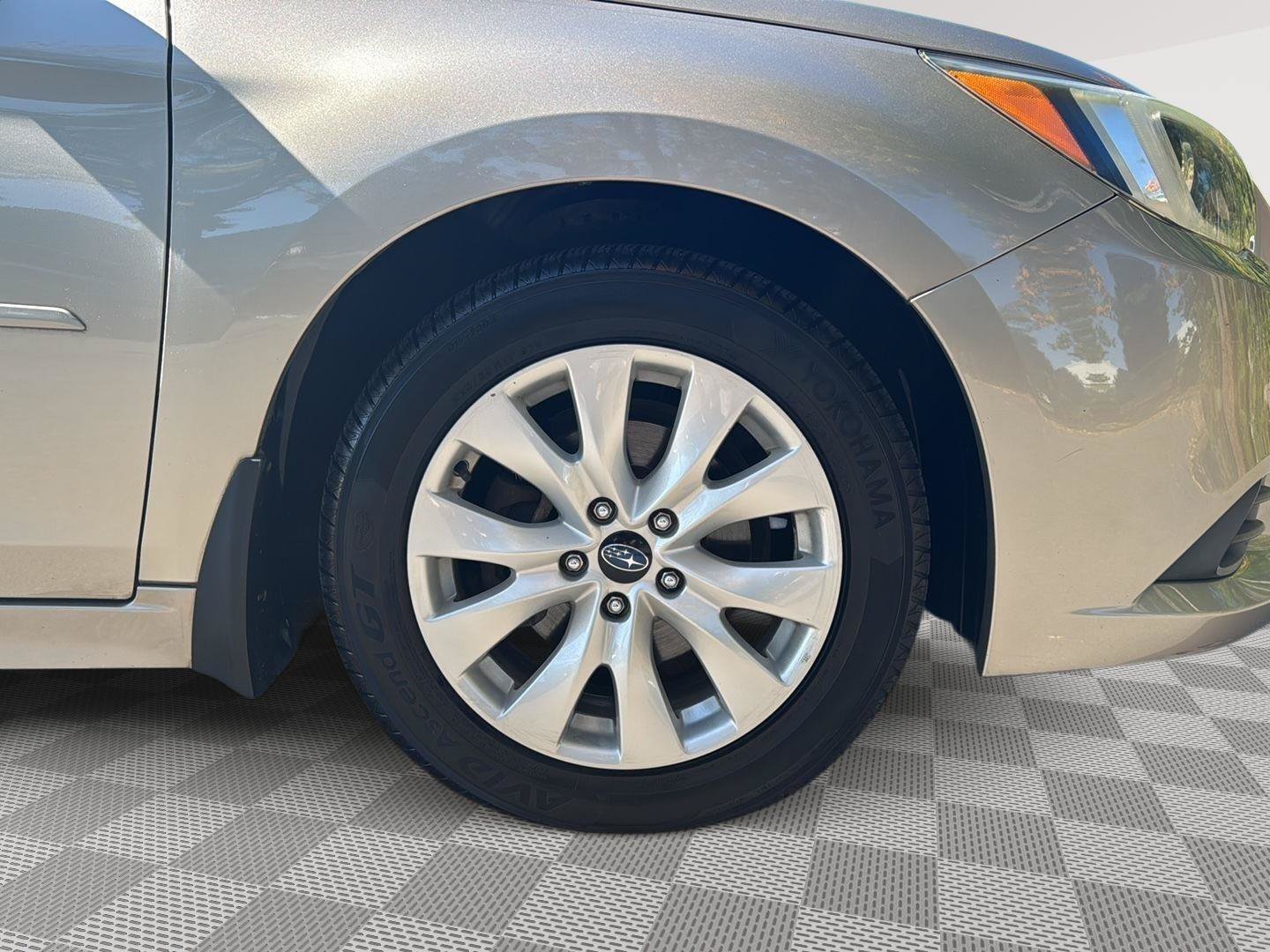 Used 2017 Subaru Legacy 2.5i Premium AWD/4WD image 5