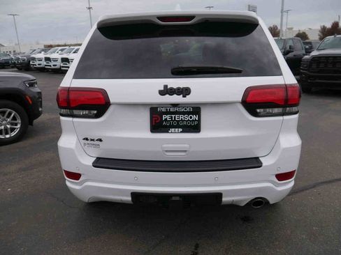 Used 2020 Jeep Grand Cherokee Altitude image 23