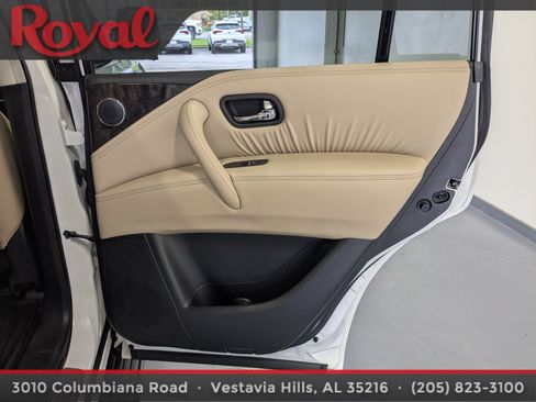 Used 2022 Nissan Armada Platinum w/ Captain's Chairs Package RWD image 9