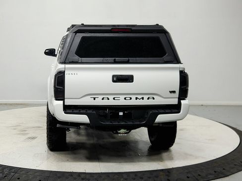 Used 2023 Toyota Tacoma TRD Sport AWD/4WD image 7