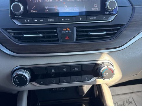 Used 2024 Nissan Altima 2.5 SV image 2