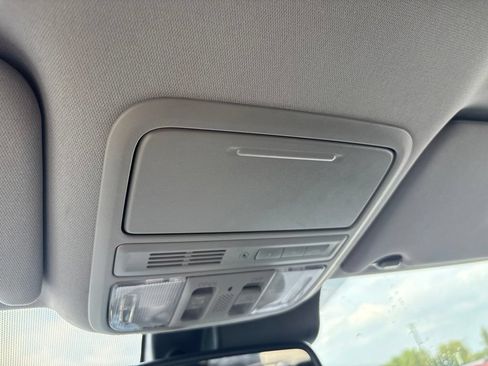 Used 2018 Honda Pilot Touring image 23