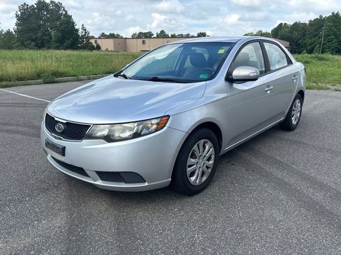 Used 2010 Kia Forte EX w/ Fuel Economy Pkg FWD image 3