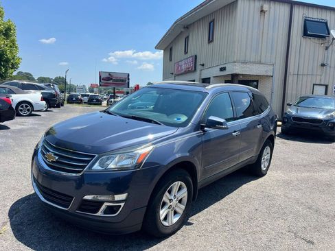 Used 2013 Chevrolet Traverse LT FWD image 1
