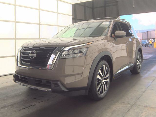 Certified 2025 Nissan Pathfinder Platinum AWD/4WD image 1