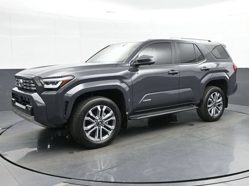 Used 2025 Toyota 4Runner Limited AWD/4WD image 4