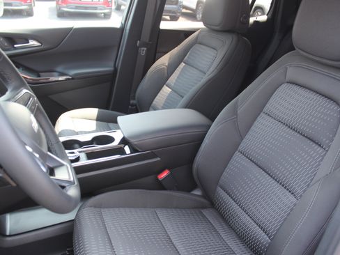 New 2027 Chevrolet Equinox LT FWD image 9