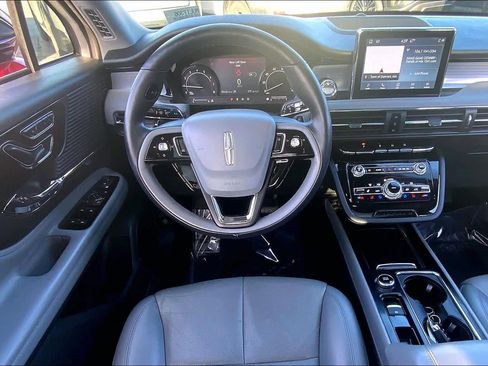 Used 2021 Lincoln Corsair AWD w/ Premium Package image 5