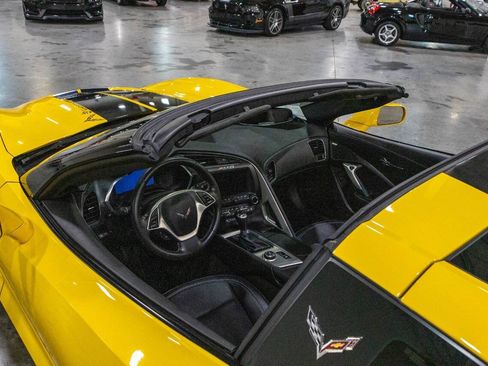 Used 2015 Chevrolet Corvette Stingray Coupe w/ 3LT Preferred Equipment Group RWD image 19