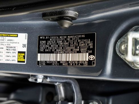 Used 2023 Toyota Corolla LE image 40