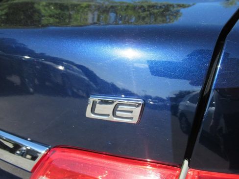 Used 2013 Toyota Corolla LE FWD image 15