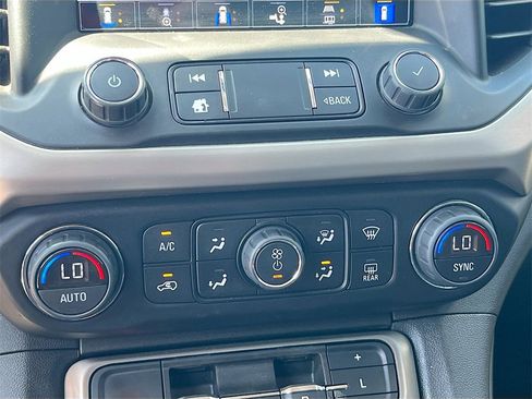 Used 2022 GMC Acadia Denali w/ Black Diamond Edition image 16