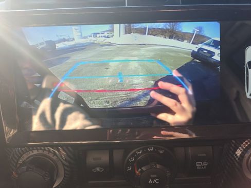 Used 2018 Toyota 4Runner TRD Off-Road Premium image 32