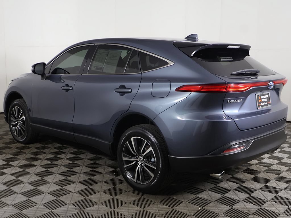 Used 2023 Toyota Venza LE AWD/4WD image 6