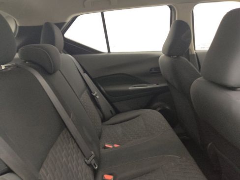 Used 2021 Nissan Kicks S FWD image 19