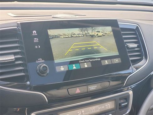 Used 2019 Honda Pilot Touring image 25