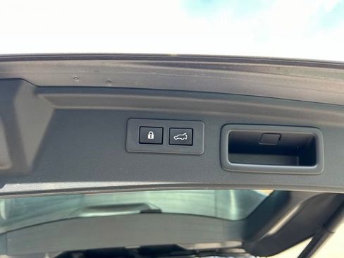 Used 2023 Subaru Forester Limited w/ Popular Package #2 AWD/4WD image 15