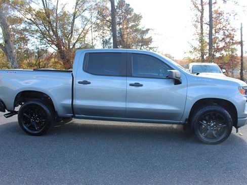 Used 2023 Chevrolet Silverado 1500 Custom image 9