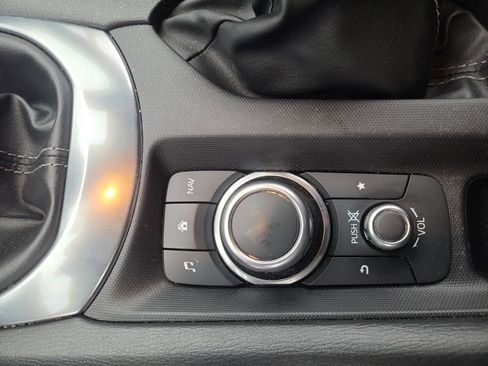 Used 2021 MAZDA MX-5 Miata Sport image 29