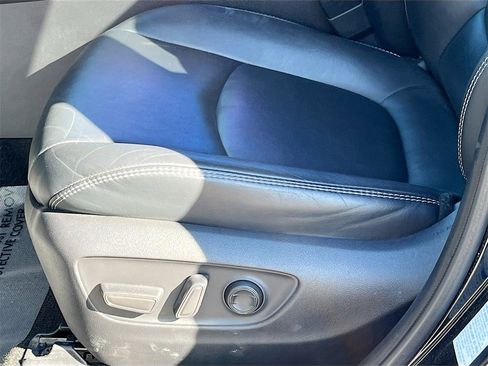 Used 2020 Toyota RAV4 Limited image 19