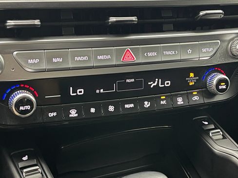 Used 2024 Kia Telluride S FWD image 27