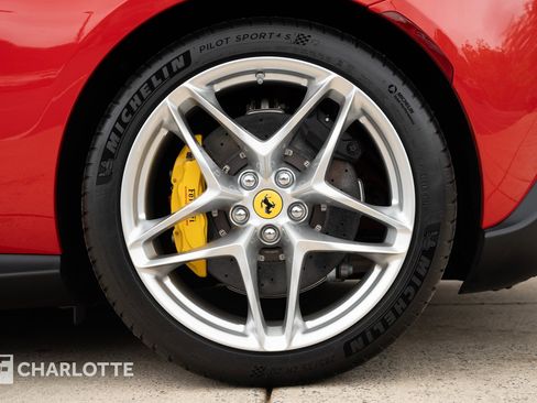 Used 2022 Ferrari Roma RWD image 12