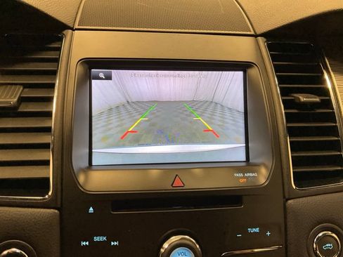 Used 2015 Ford Taurus SEL w/ Equipment Group 201A FWD image 18