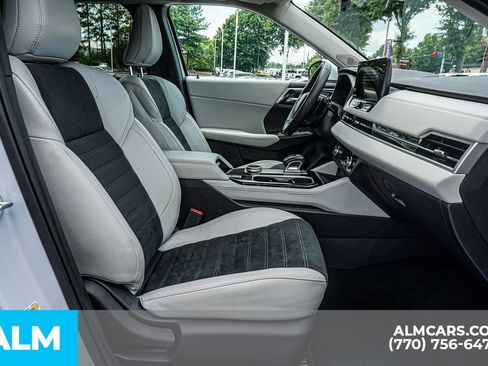 Used 2025 Mitsubishi Outlander SE FWD image 24