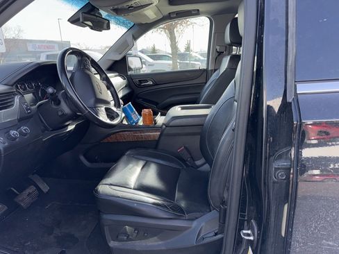 Used 2020 Chevrolet Suburban Premier image 4