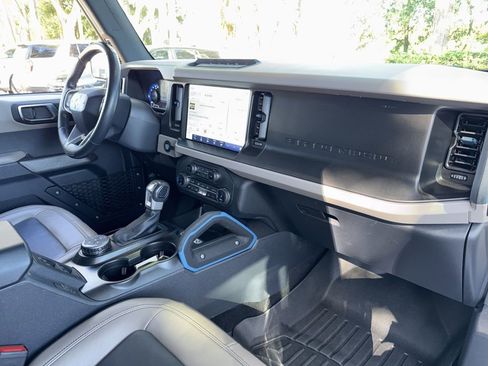 Used 2022 Ford Bronco Wildtrak image 17