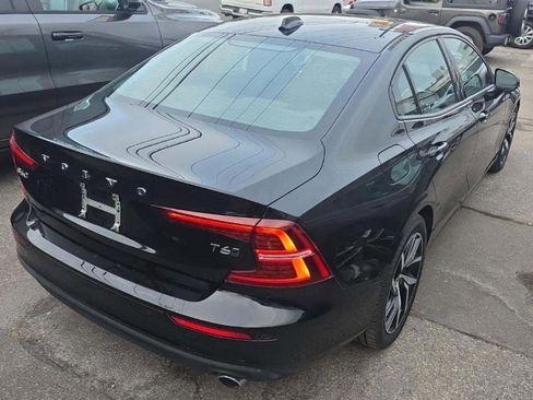 Used 2020 Volvo S60 T6 Momentum image 7