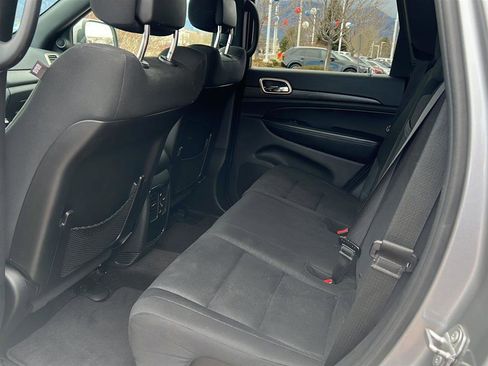 Used 2016 Jeep Grand Cherokee Laredo w/ Quick Order Package 23E image 11