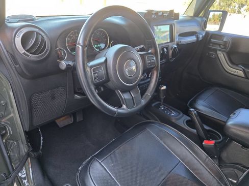 Used 2015 Jeep Wrangler Unlimited Sport w/ Quick Order Package 24S AWD/4WD image 27
