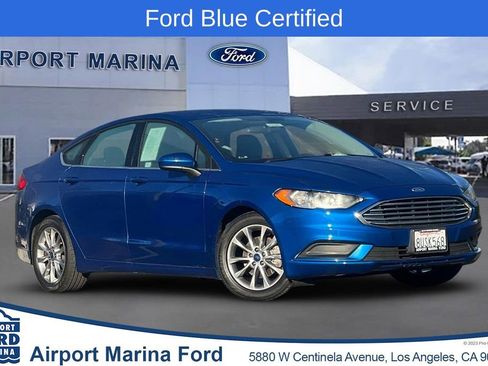 Used 2017 Ford Fusion SE w/ Fusion SE Technology Package image 1