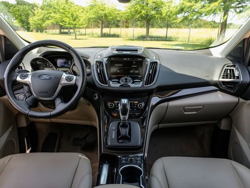 Used 2015 Ford Escape Titanium FWD image 18