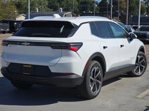 New 2026 Chevrolet Equinox EV LT image 23