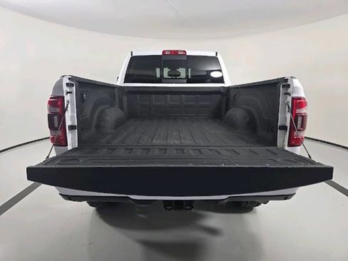 Used 2023 RAM 2500 Laramie AWD/4WD image 7