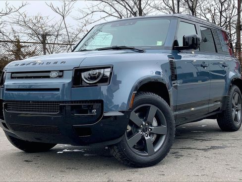 New 2026 Land Rover Defender 110 X-Dynamic SE image 1